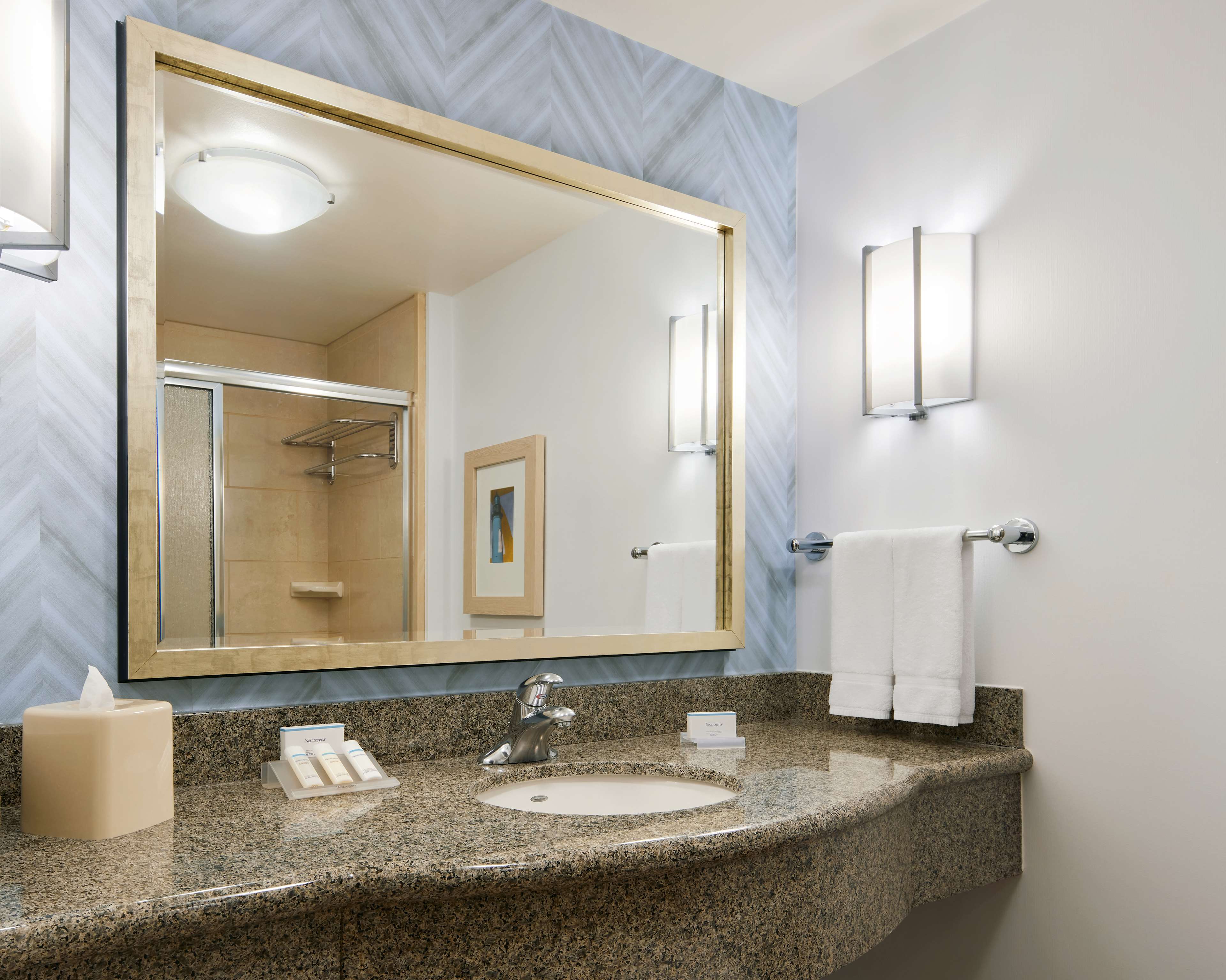 Hilton Garden Inn Dallas Richardson - Tap to explore photos