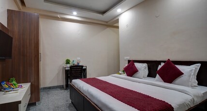 Hotel Wedlock Premium Sohna Road Room Type - Standard Room with Balcony