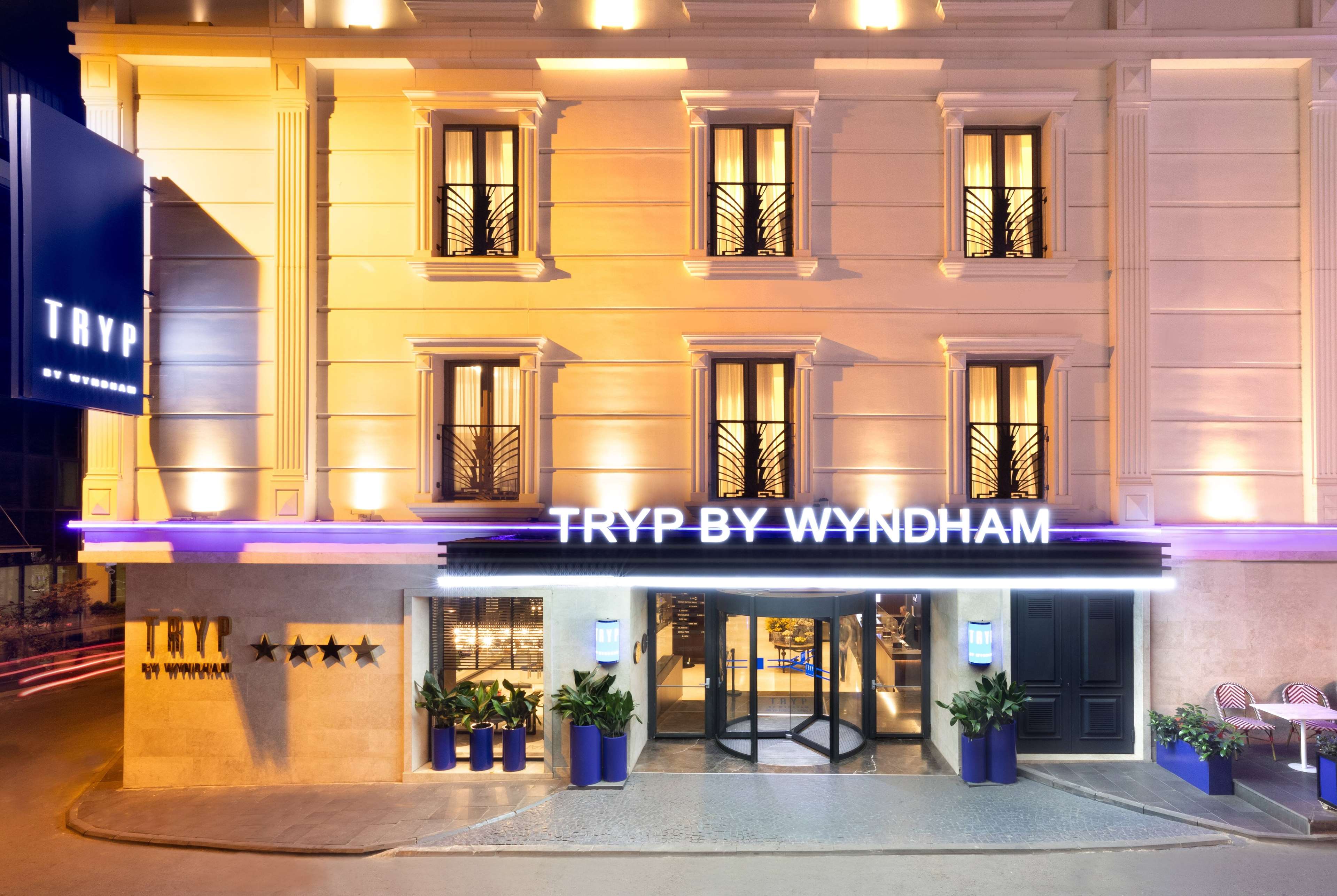 TRYP By Wyndham Istanbul Sisli Hotel - Tap to explore photos