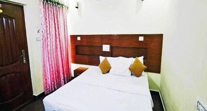 Madonna Palace Room Type - Deluxe AC