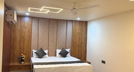 HOTEL MANOJ Room Type - Super Deluxe Room