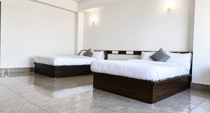 ANG'S Retreat Room Type - Delux Double Bedroom
