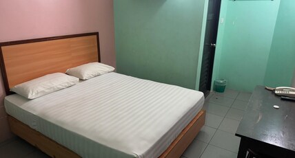Dancenter Hotel Oriental Room Type - Standard Queen