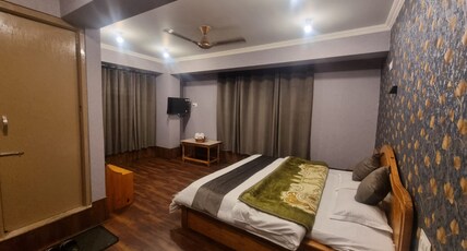 Hotel Poshimall Room Type - Deluxe Room With Heating Blanket