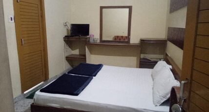 HOTEL SAGAR Room Type - Deluxe Room - Air Cooled