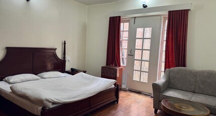 Hotel The Kashmir Room Type - super deluxe room with bath tub