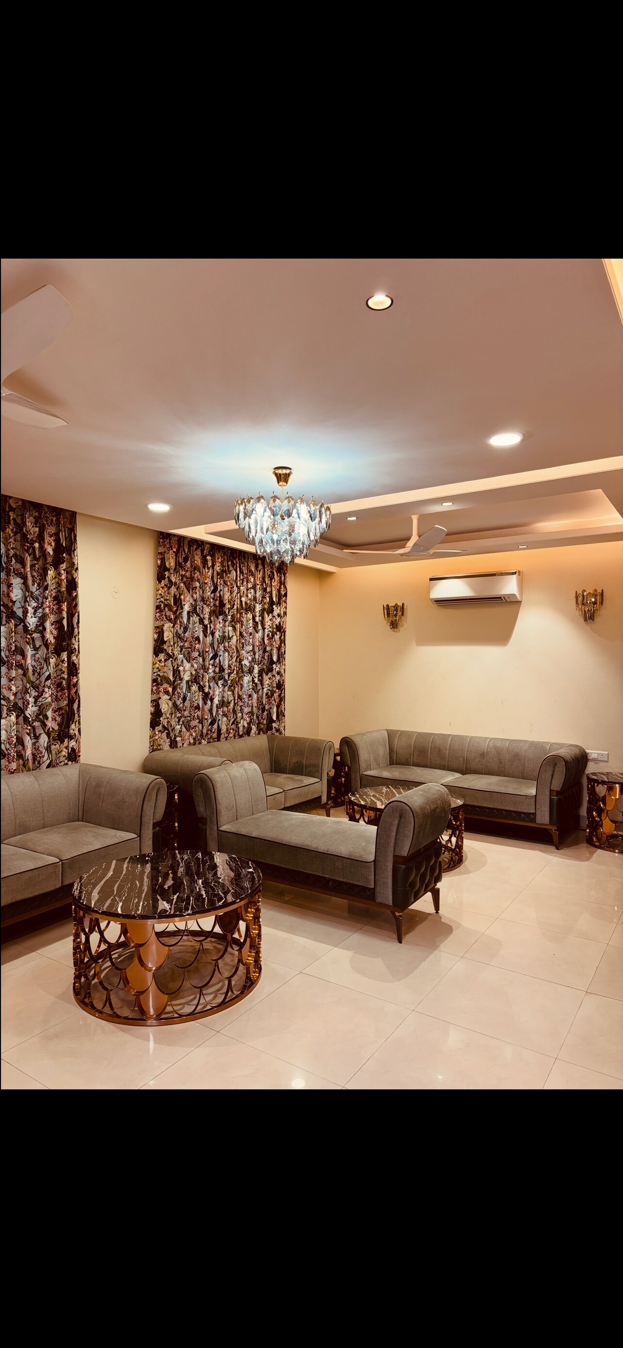 4bhk Villa Gurgaon private pool - Tap to explore photos