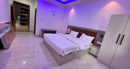 Hotel Shanti Residency Vrindavan Room Type - Deluxe Room with City View