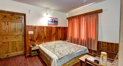 Hotel Marbel - 3 Min walking from Mall Road Room Type - Deluxe Room