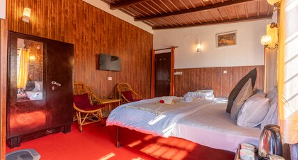 The Mukteshwar Manor Room Type - Premium suite Room