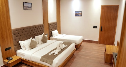 Hotel Chhaya Room Type - Premium Triple Bed Hotel Chhaya Room Type - Premium Triple Bed