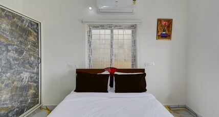 Super Hotel O Gandimaisamma Thalli Temple Formerly GN Luxury Suits Room Type - Classic
