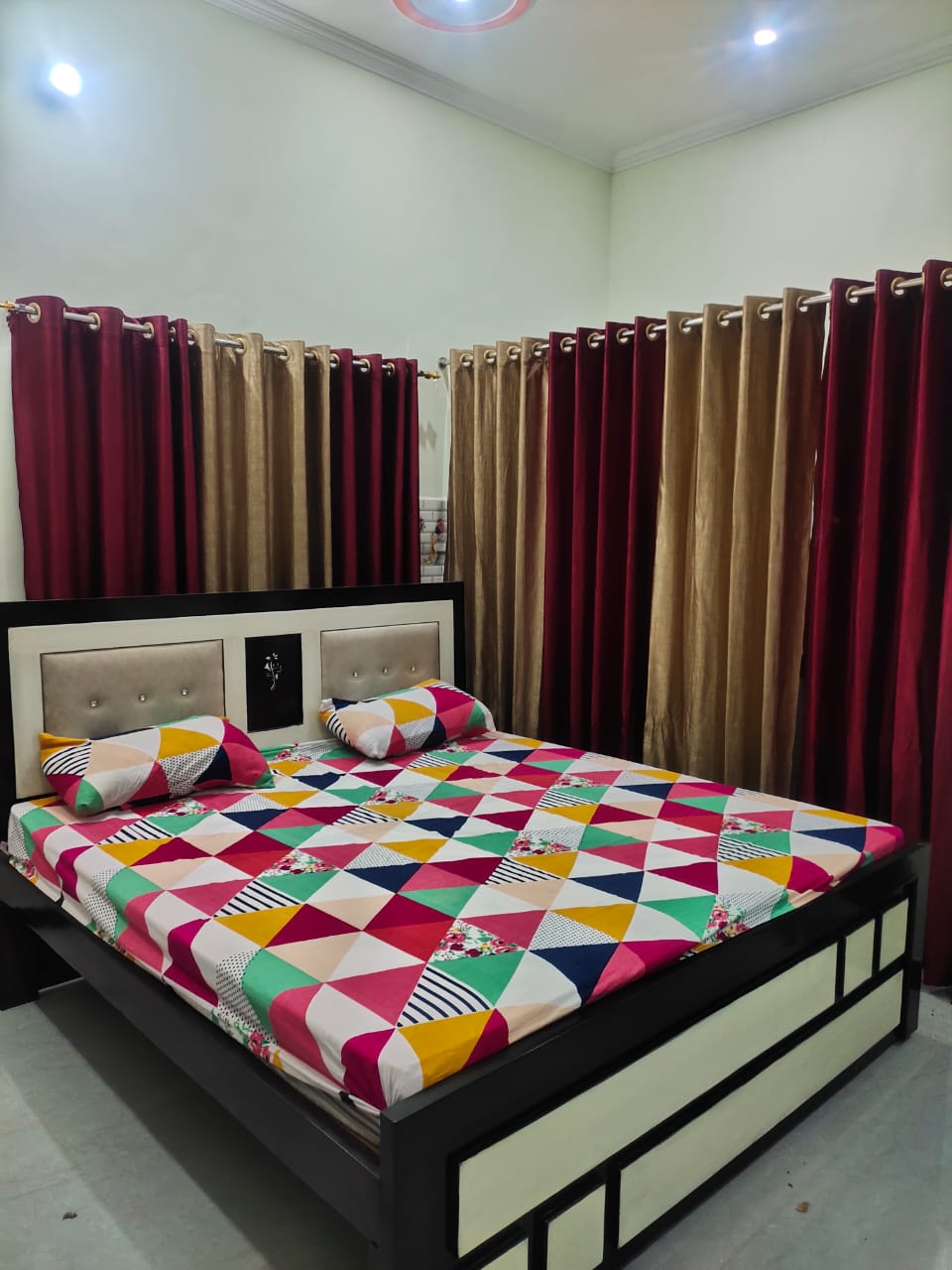 Arya Hotel - Tap to explore photos