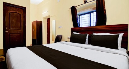 Collection O Santragachi Railway Junction Kolkata Formerly DK Plaza Room Type - Classic