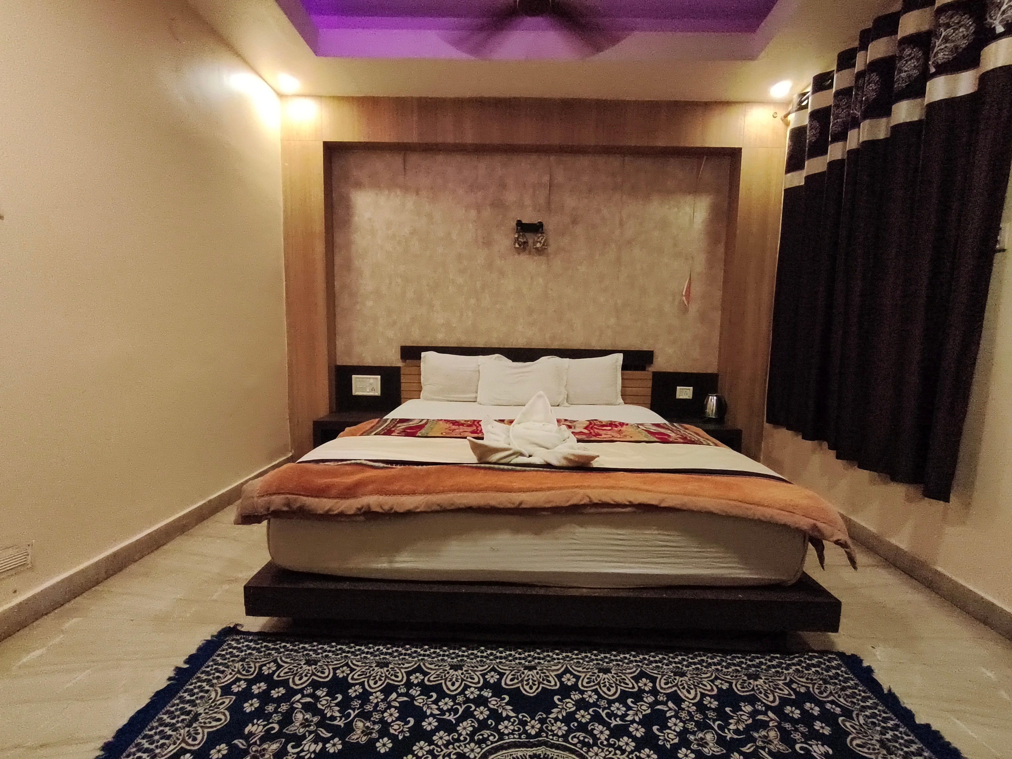 Juipter beach resort - Tap to explore photos