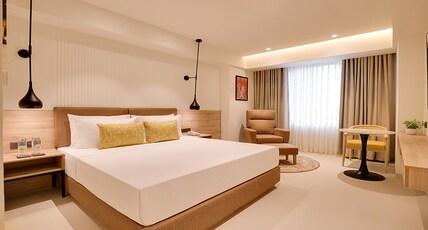 Lemon Tree Premier, Vadodara Room Type - Deluxe King Room