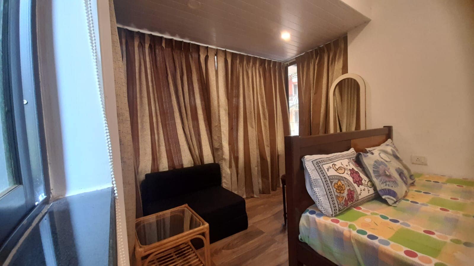 Pihu Studio Rooms - Tap to explore photos