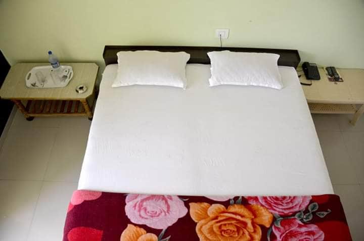 M.B. Hotel & Restaurant - Tap to explore photos