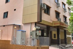 HOTEL GOLDEN REGENCY