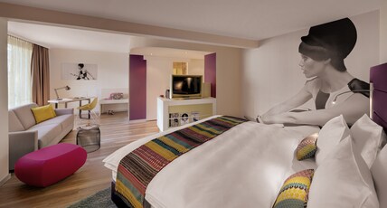 Hotel Indigo - Dusseldorf - Victoriaplatz Room Type - 1 King Bed Suite City View