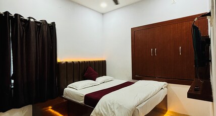 THE PEARL TOWER LODGE Room Type - Standard Room with Queen Bed (No Air Conditioning)