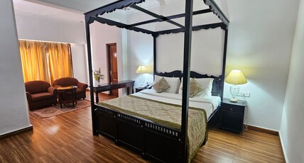 Hotel Udai Vilas Palace Room Type - Suite Room with Bathtub