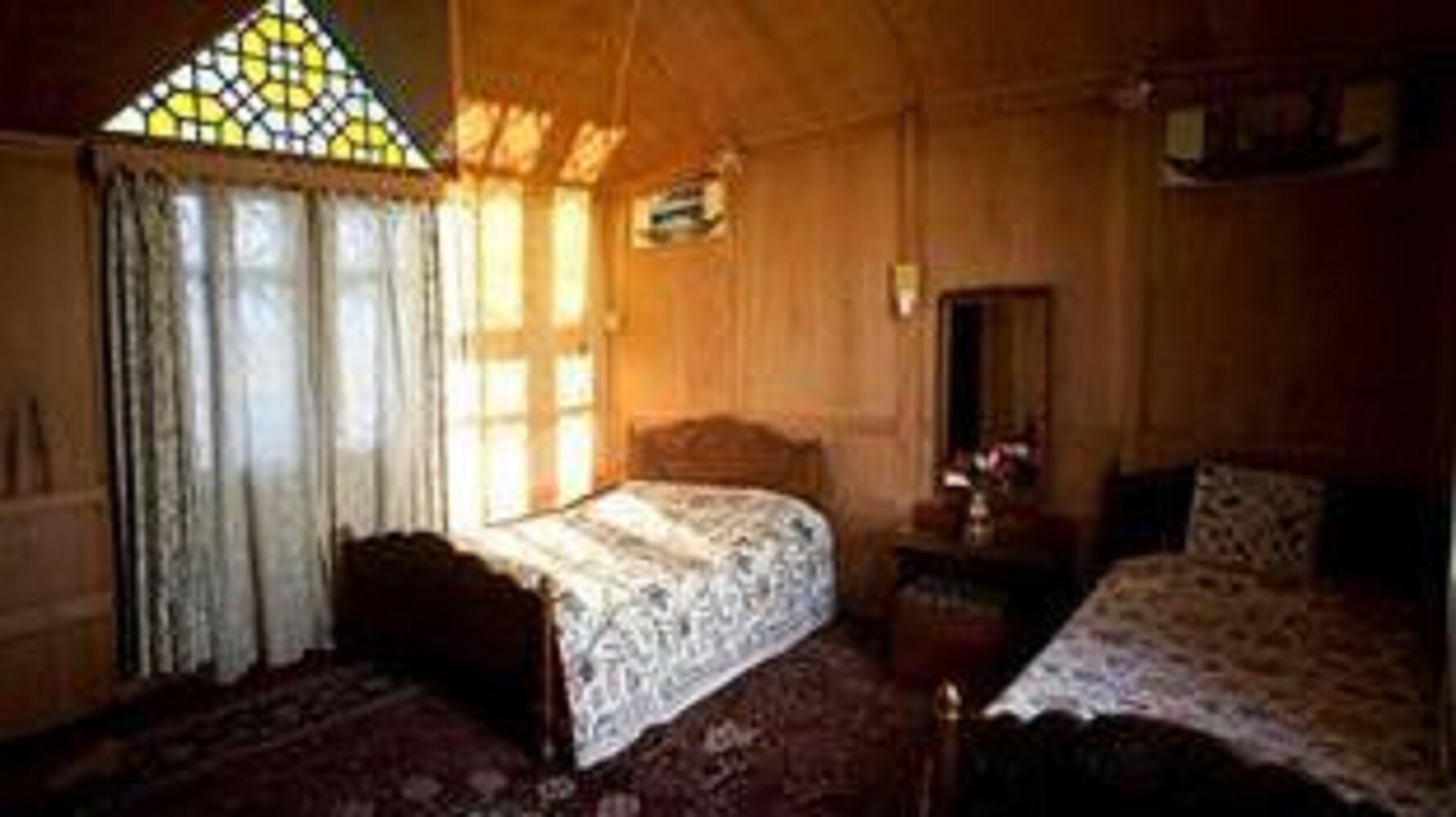 Houseboat Kawa Palace - Tap to explore photos