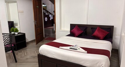 CALICUT RESIDENCY Room Type - Double Room AC