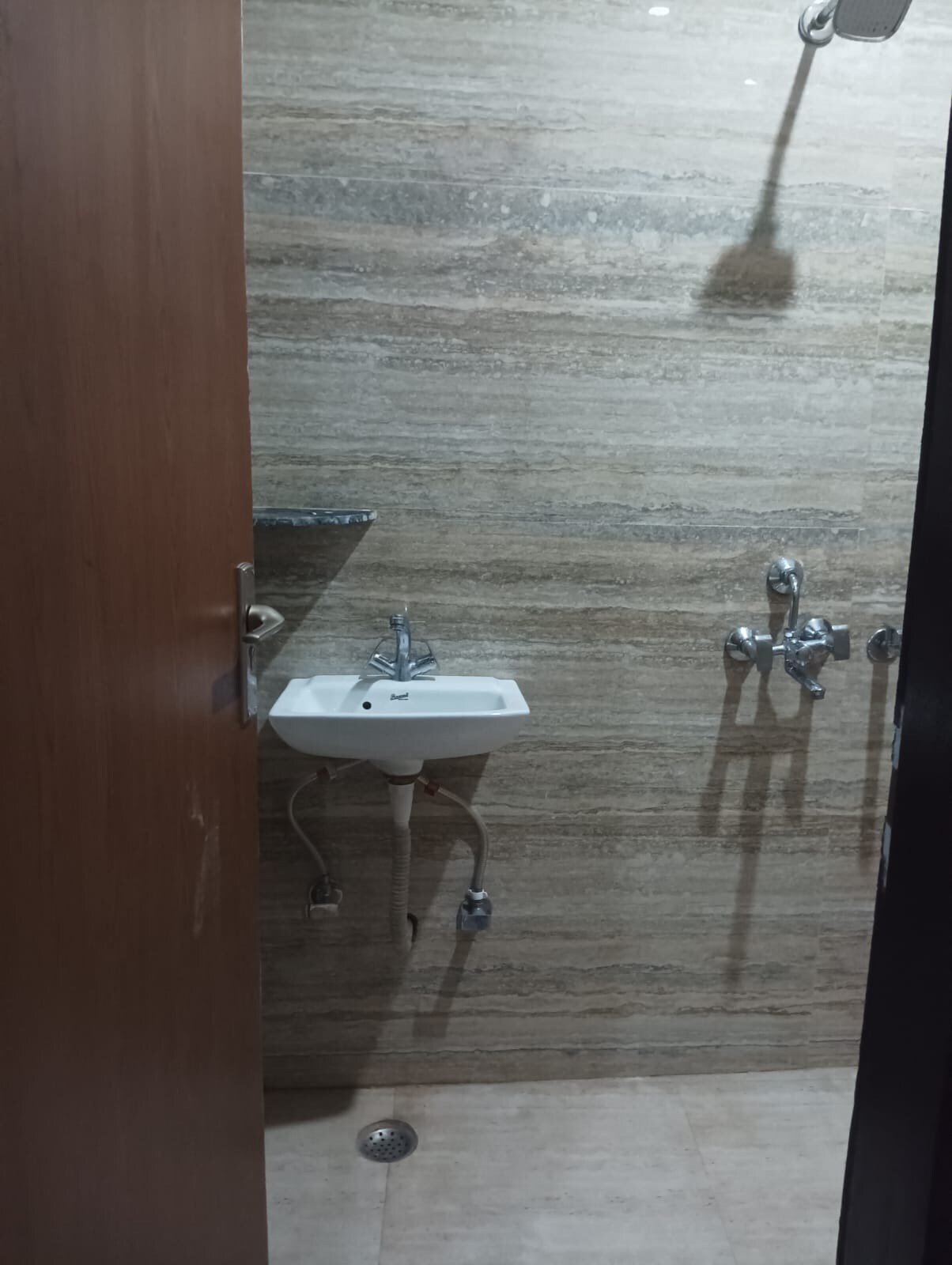 Hotel HR Residency UER 2 - Tap to explore photos