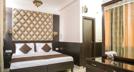 HOTEL MIDTOWN Room Type - Luxury Room