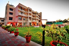 Genx Crescent By 1589