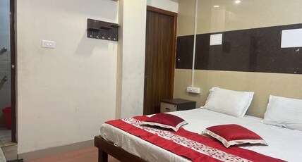 Vadamalai nest Room Type - Deluxe Double Bed Room