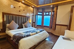 The Gwen Stays | Near Nainital Lake