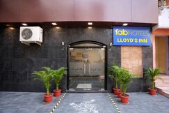Rooms of FabHotel Lloyds Inn I