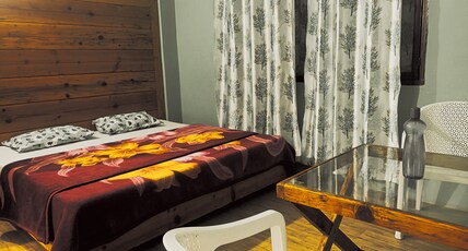 Elite Peak Inn Comfortable Stay Room Type - Delux room with two doublebed