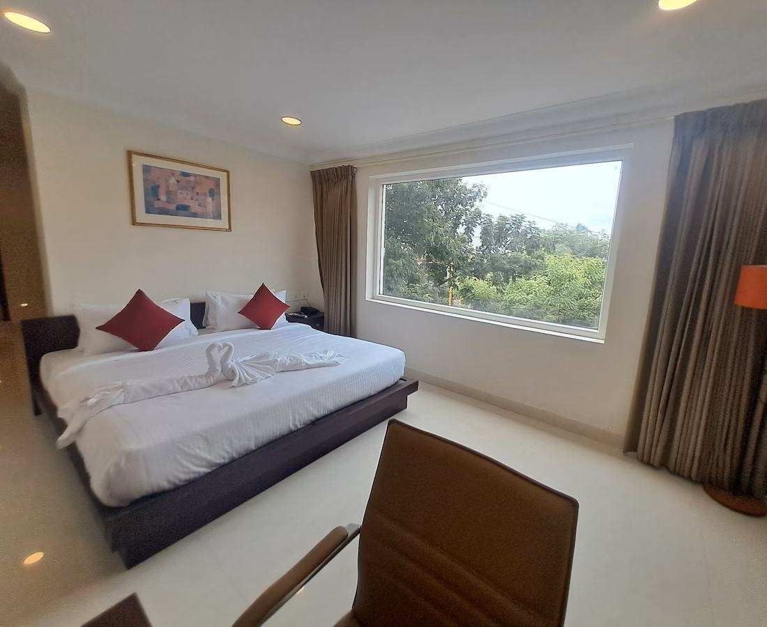 Amber Hotels Nungambakkam - Tap to explore photos