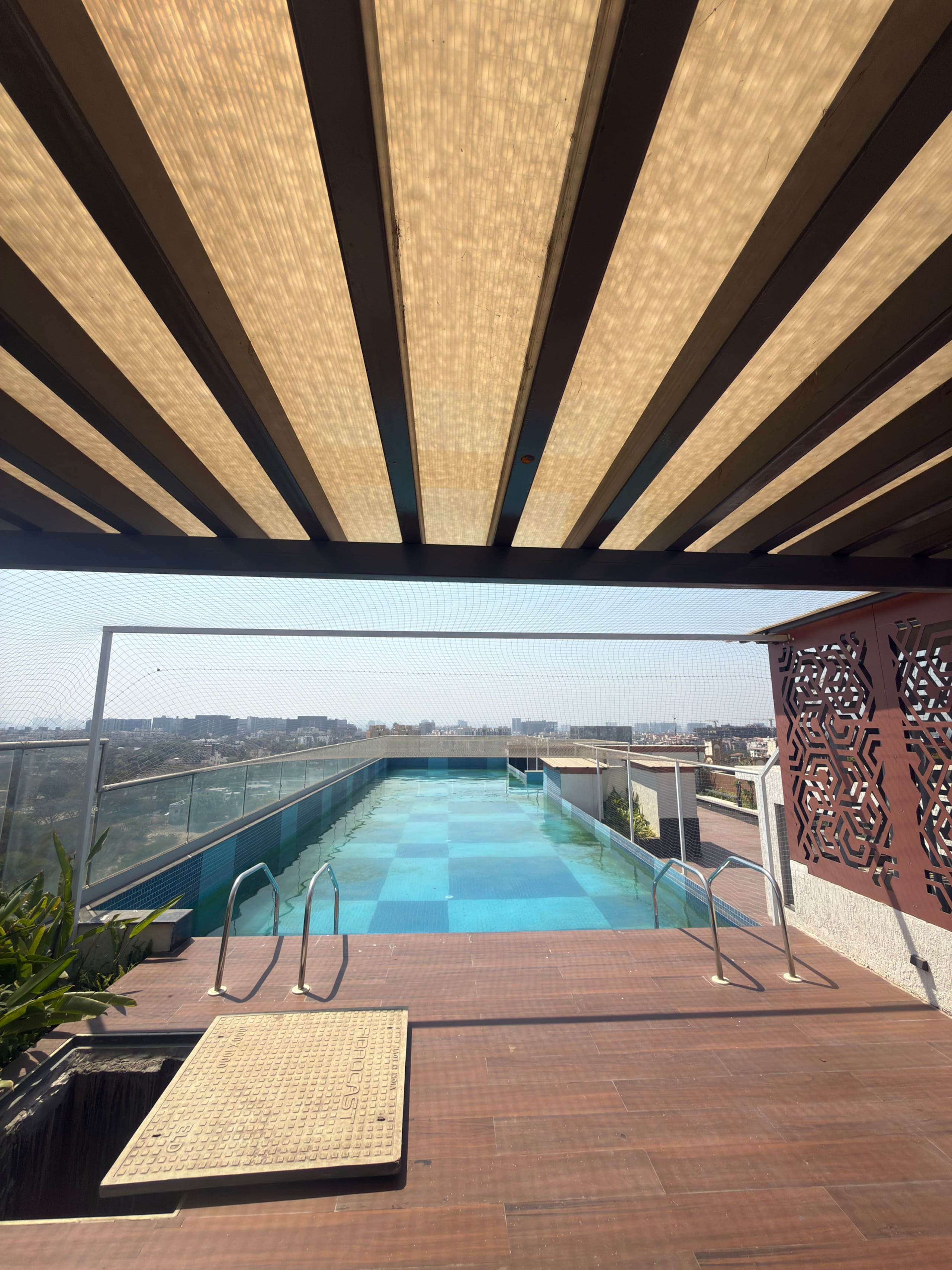 Olyra Living Modern Studio 5 Min Walk Airport - Tap to explore photos