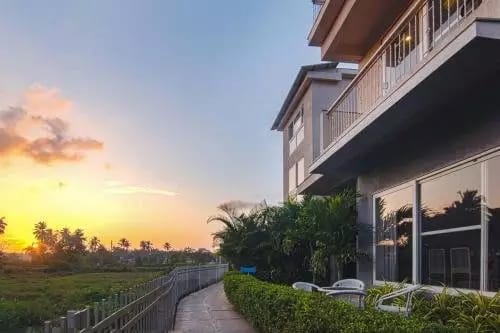 Spacious luxurious 2 BHK Swim Pool Gym WiFi LPG Gas - Tap to explore photos