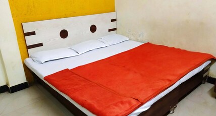 Maa Tulsi Guest House Room Type - Three Bed NON AC Room Maa Tulsi Guest House Room Type - Three Bed NON AC Room