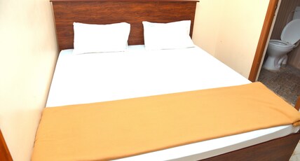 Hotel Blossom Room Type - Deluxe Non AC Room