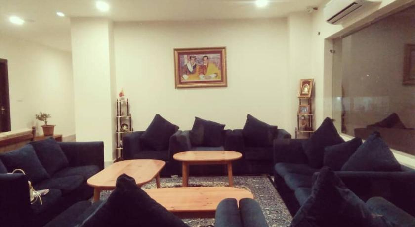 Amaa's Suites - Tap to explore photos