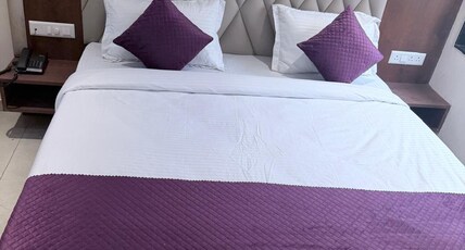 HOTEL RATNA GRAND Room Type - Deluxe Room