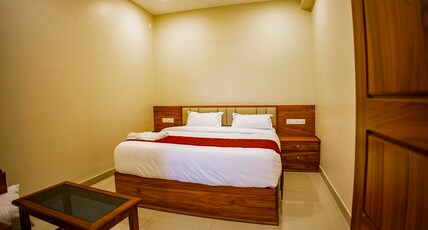 KKM International Room Type - Deluxe Room