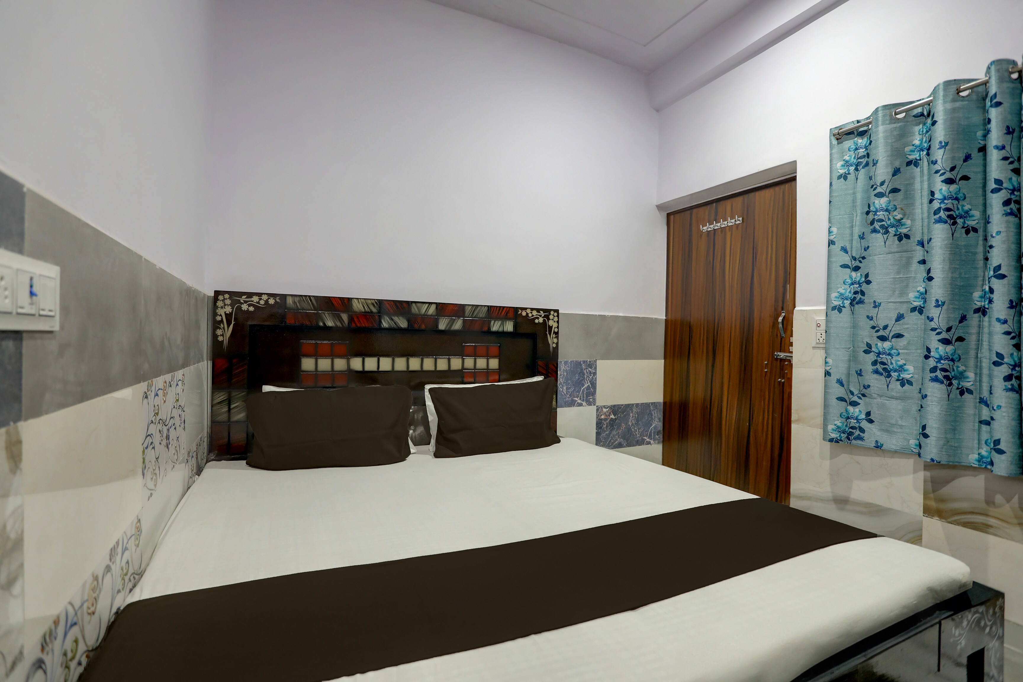 Hotel O Mansi Hotel - Tap to explore photos