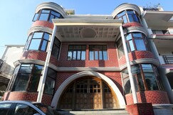 Super Hotel O Tulip Inn