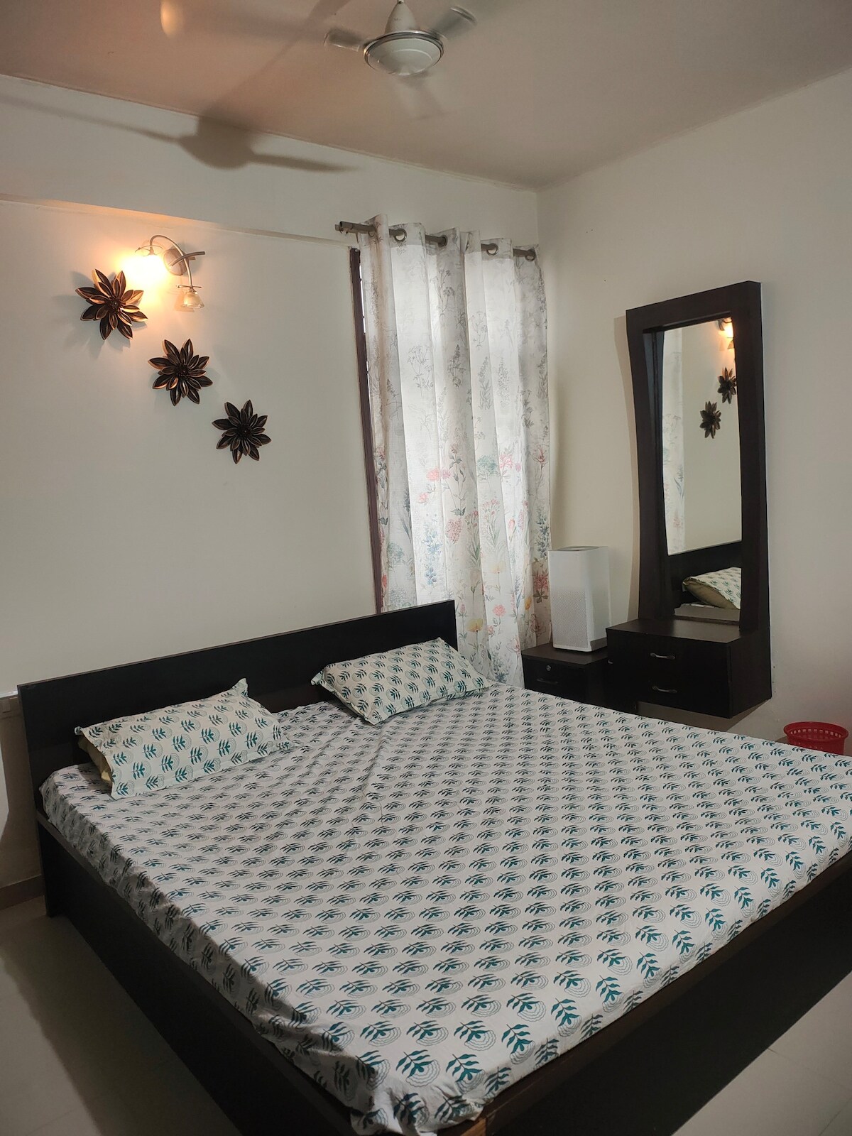 The Cozy Court 3BHK - Tap to explore photos