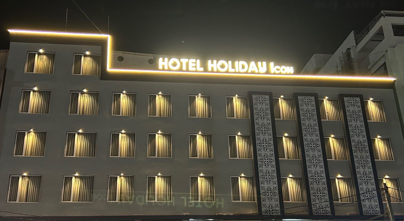 Hotel Holiday Icon - Tap to explore photos