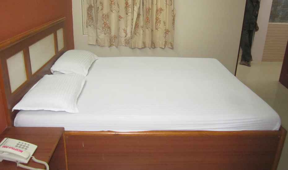 Sai Priyanka Guest House - Tap to explore photos