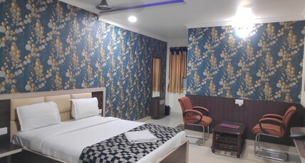 Sarojinee Residency Room Type - EXECUTIVE DELUXE 1