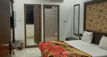Hotel Gungun Room Type - Super Deluxe AC Room with Ensuite Bathroom